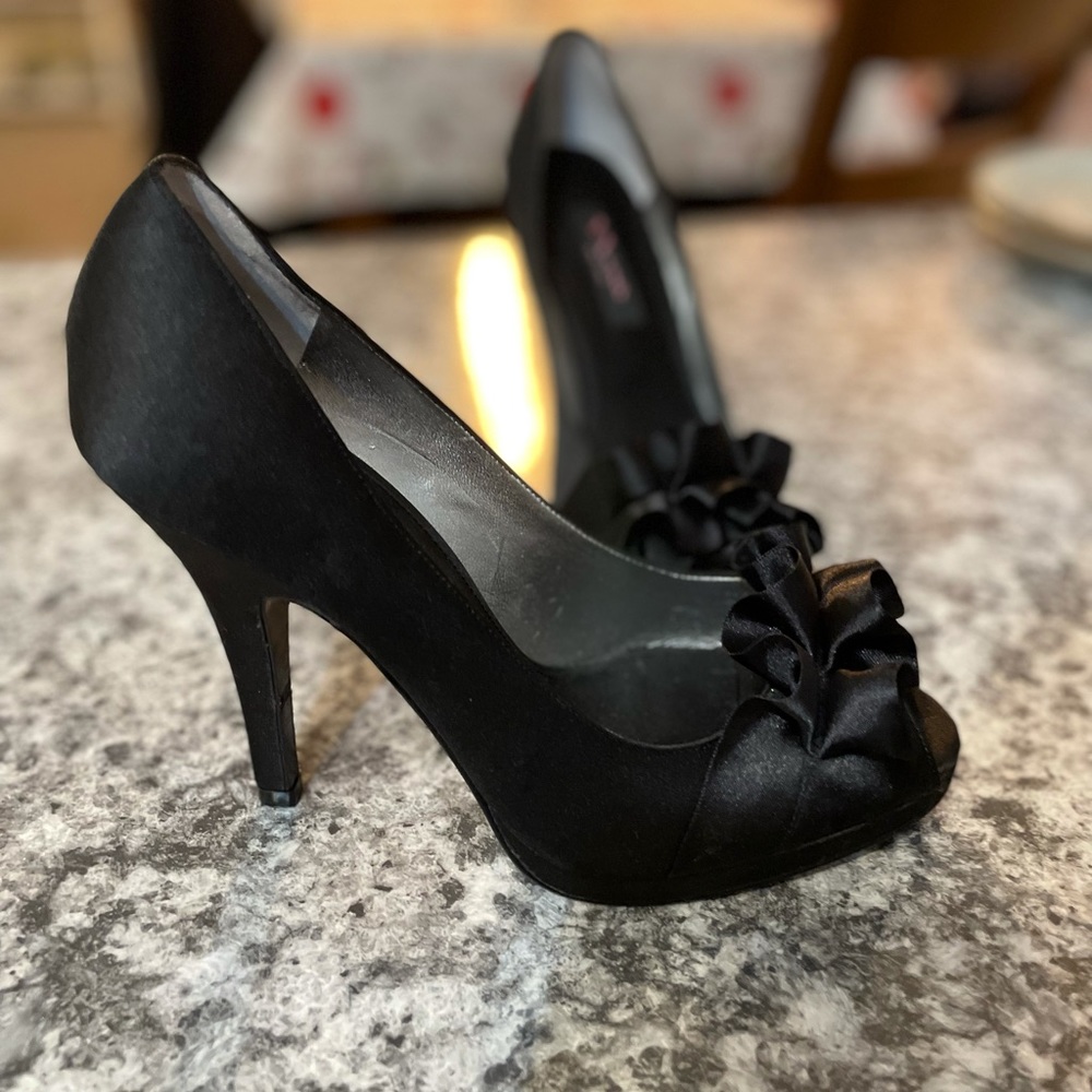 Nina New York Black Heels
